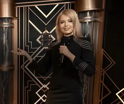 Lightning Dice slot logo by Evolution at NaoBet